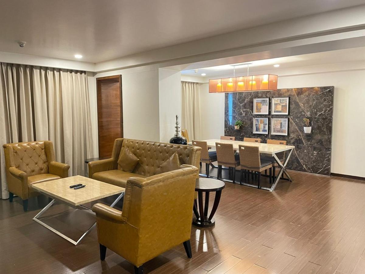 Paradigm Sarovar Portico Kākināda Exterior foto