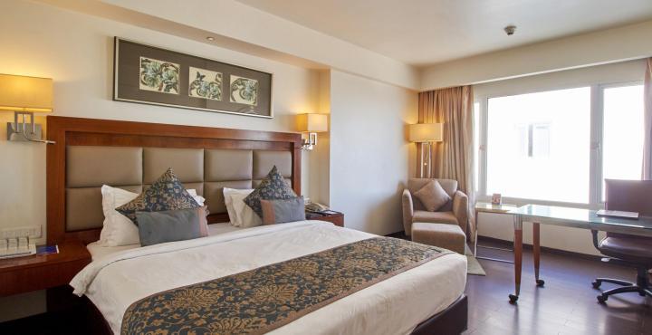 Paradigm Sarovar Portico Kākināda Exterior foto