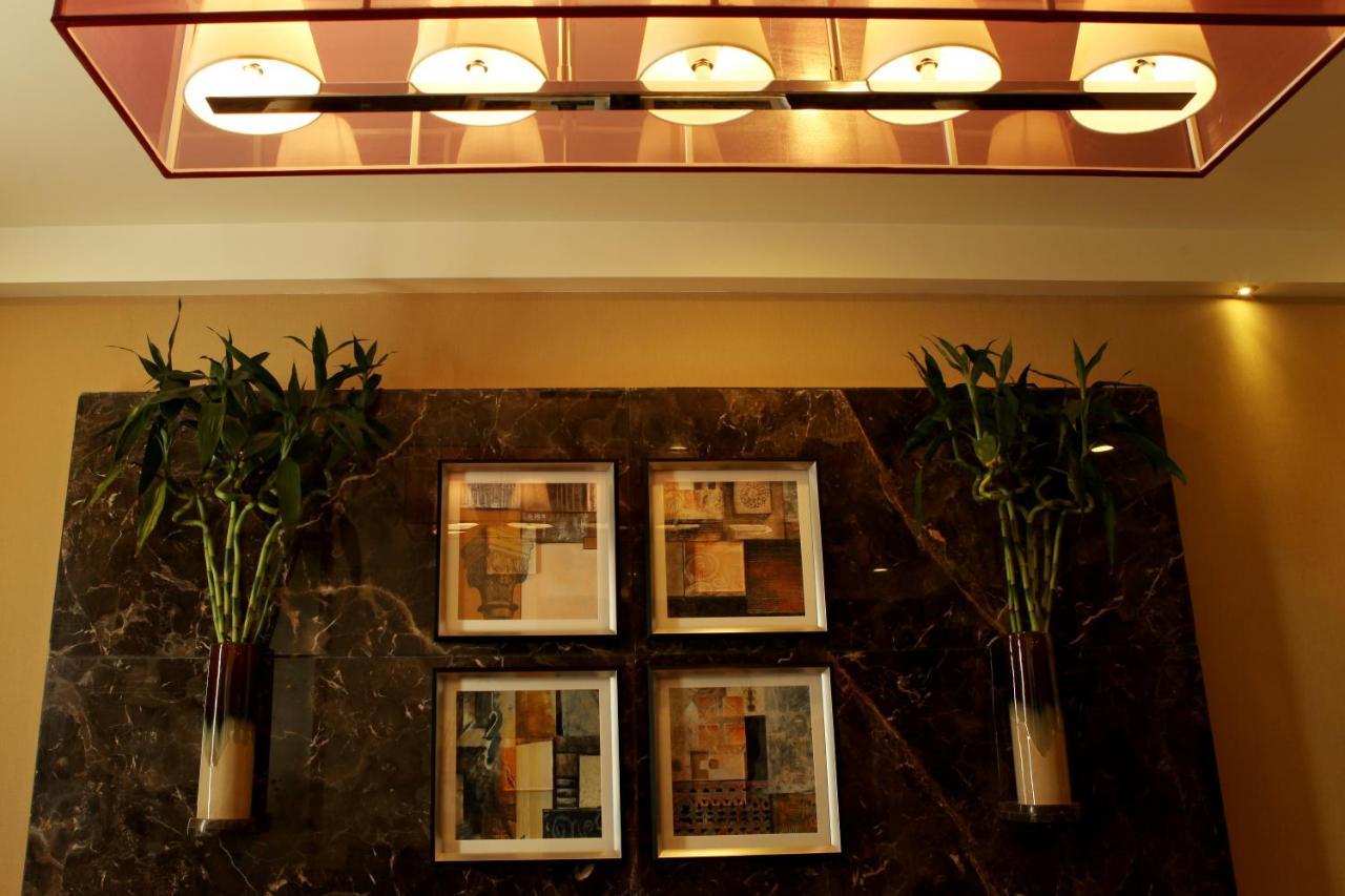 Paradigm Sarovar Portico Kākināda Exterior foto